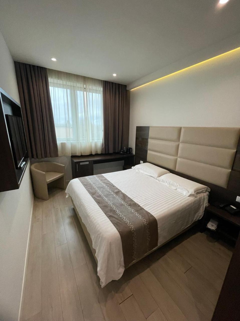 Hotelluxuryprato Buitenkant foto