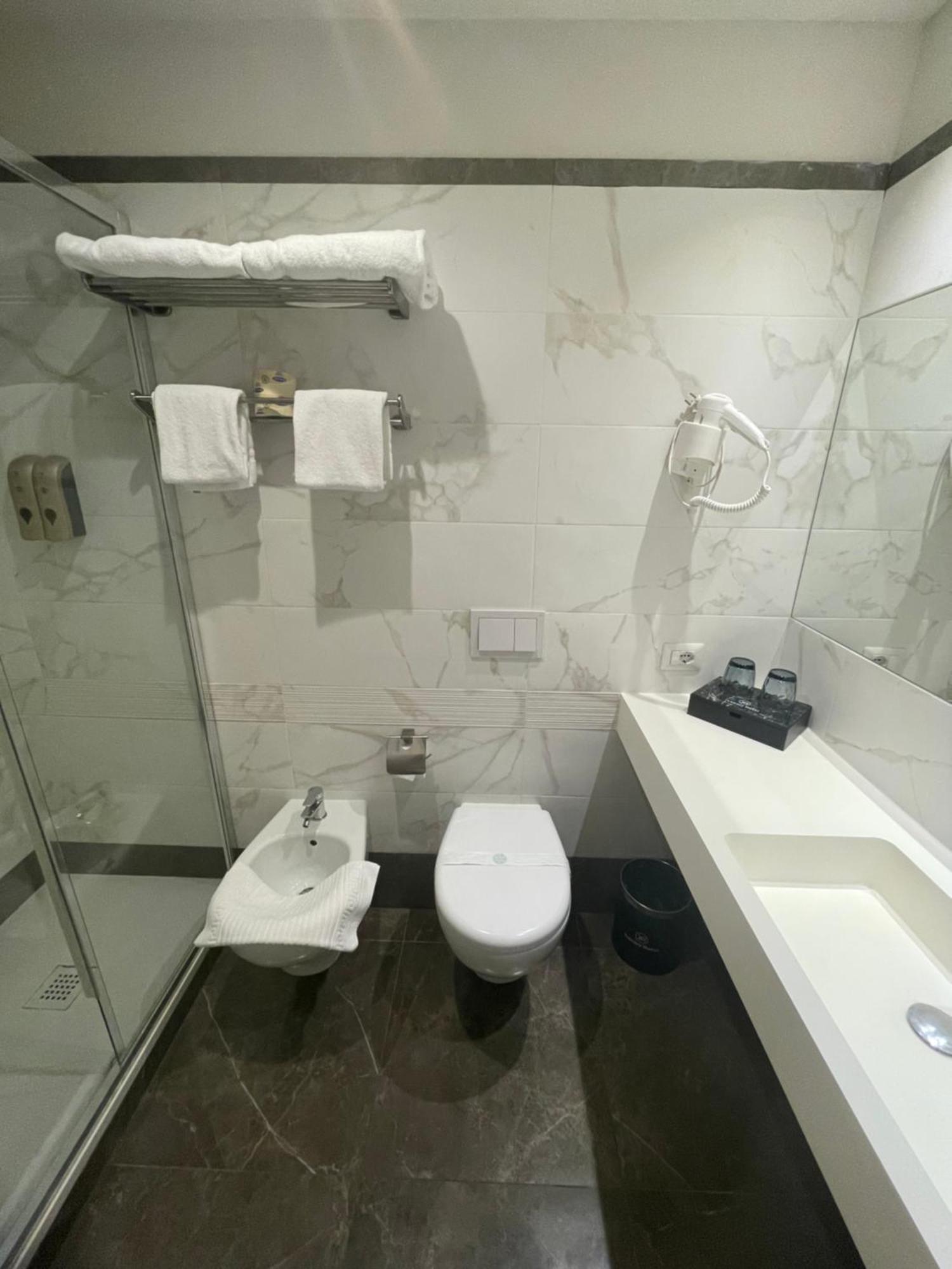 Hotelluxuryprato Buitenkant foto